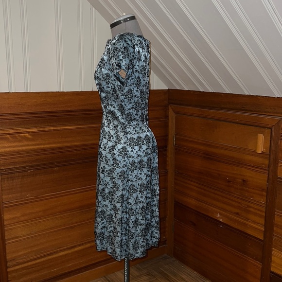 Vintage Silk Brocade Early 60’s Dress, black and blue - Picture 3 of 5